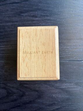 Brilliant Earth Natural Wood Jewelry Box - Light Wood